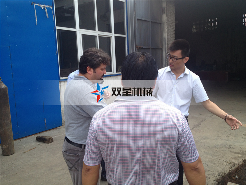 国外客户参观废金属羞羞视频免费看